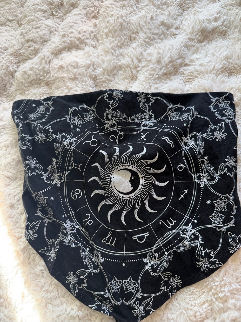 Forever 21 Black & White Celestial Zodiac Bandana Crop Top
